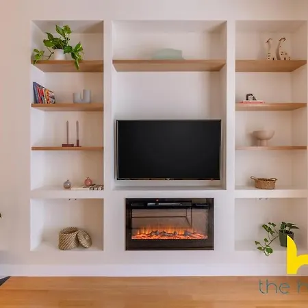 Apartment Chic Retreat Near Acropolis, Metro & Moma! *