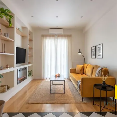 Chic Retreat Near Acropolis, Metro & Moma! Athens