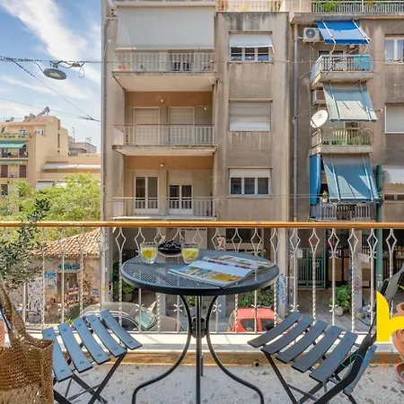 Chic Retreat Near Acropolis, Metro & Moma!